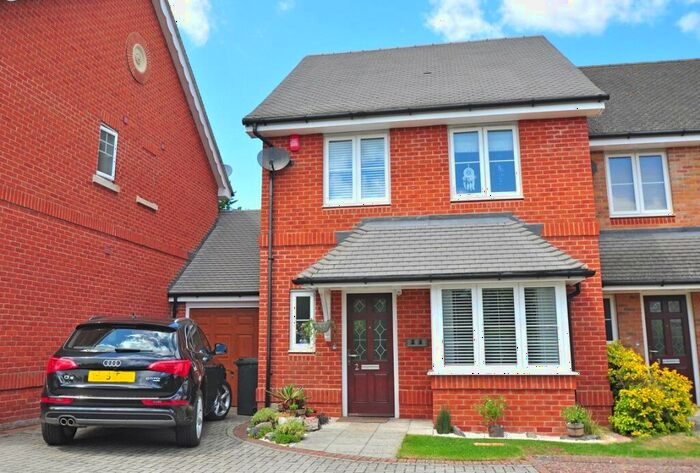 4 Bedroom Semi-Detached House To Rent In Bushnell Place, Maidenhead, Berkshire, SL6
