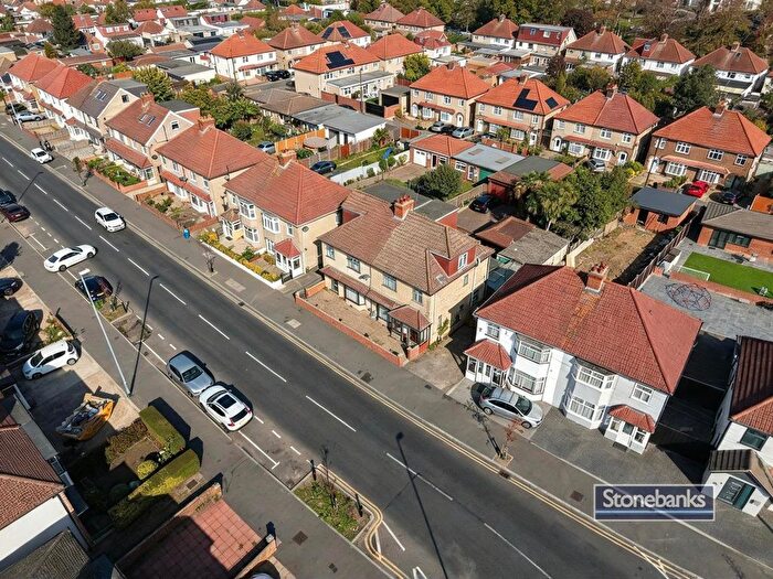 4 Bedroom Property For Sale In North Hyde Road, Hayes, UB3