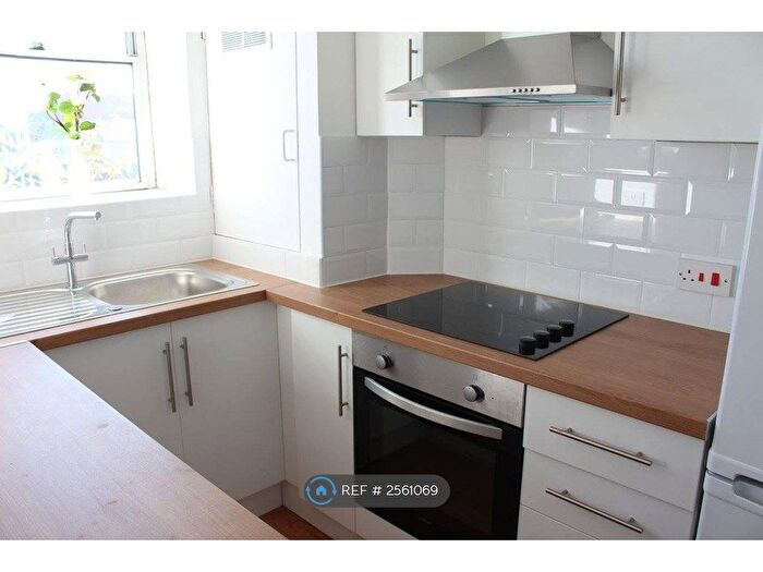 2 Bedroom Flat To Rent In Acworth House, London, SE18