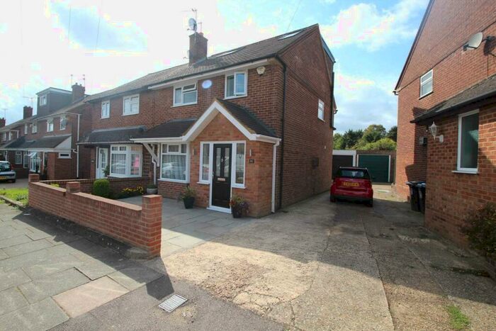 4 Bedroom Semi-Detached House To Rent In New Park Drive, Hemel Hempstead, HP2