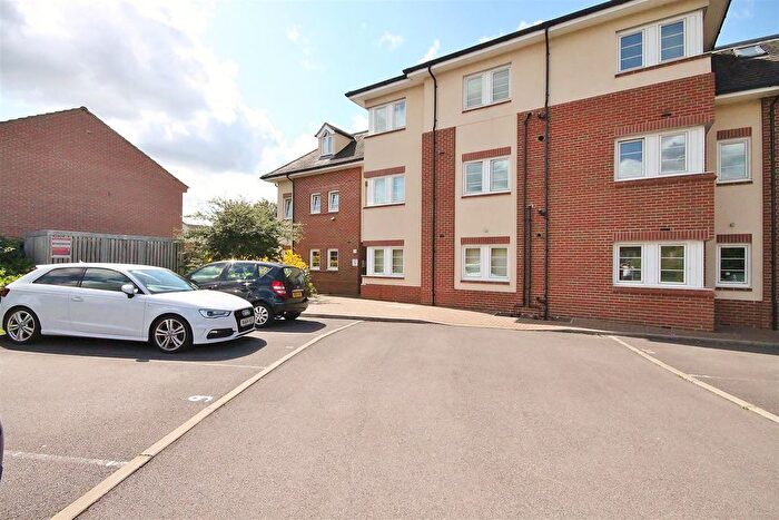 2 Bedroom Flat To Rent In Oxford Road, Kidlington, OX5