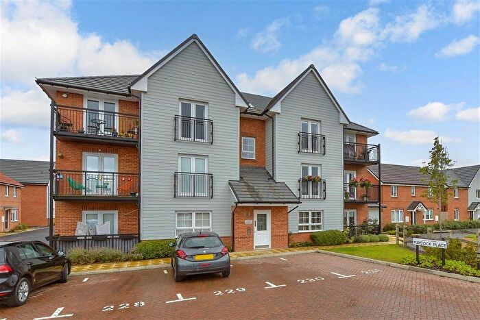 2 Bedroom Flat For Sale In Maycock Place, Hythe, Kent, CT21