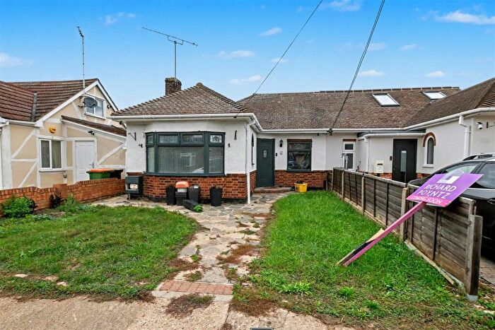 2 Bedroom Semi-Detached Bungalow For Sale In Malvern Avenue, Canvey Island, SS8