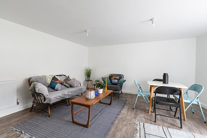 1 Bedroom Flat To Rent In Woodland Way, Kingswood, Bristol, BS15