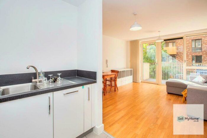 1 Bedroom Flat To Rent In Oxley Square, London, E3