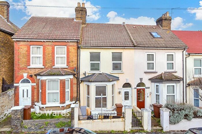 3 Bedroom Terraced House For Sale In Grove Road, Strood, Rochester, Kent, ME2