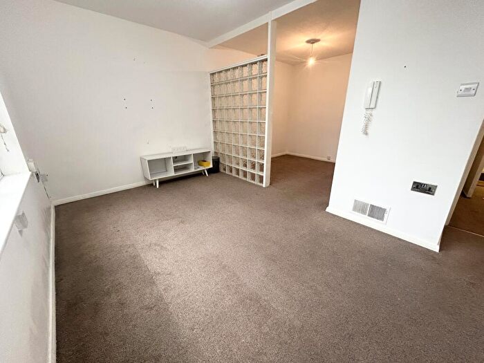 Studio To Rent In Pembroke Court, Swinton, M27