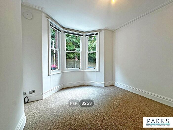 1 Bedroom Flat To Rent In Millers Road, Brighton, BN1