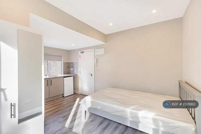 Studio To Rent In Wandle Bank, Croydon, CR0