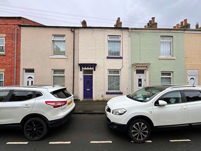 2 Bedroom Terraced House For Sale In Hoxton Road, Scarborough, YO12