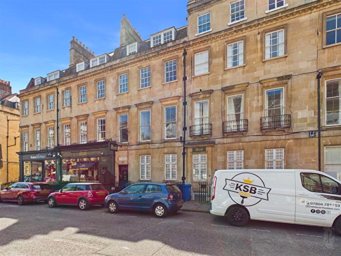 2 Bedroom Apartment For Sale In Alfred Street, Bath, BA1