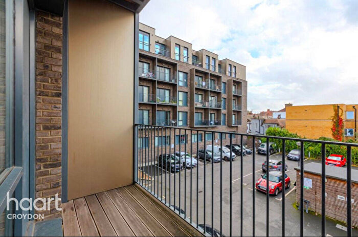 2 Bedroom Apartment To Rent In South End, Croydon, CR0