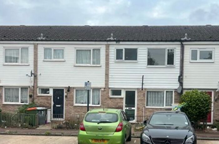 5 Bedroom Flat To Rent In Cruikshank Road, London, E15