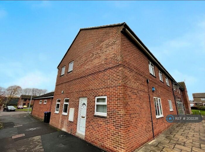 3 Bedroom Maisonette To Rent In Dowding Way, Bowerhill, Melksham, SN12