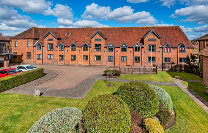 2 Bedroom Apartment To Rent In The Maltings, Petersfield, GU31