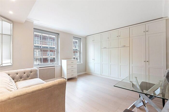 Studio To Rent In Devonshire Street, London, W1W