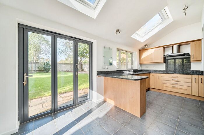 4 Bedroom Link Detached House For Sale In Littleworth Road, Littleworth, Faringdon, Oxfordshire, SN7