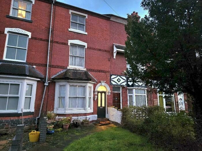 4 Bedroom Town House To Rent In Cherry Orchard, Kidderminster, Worcestershire, DY10