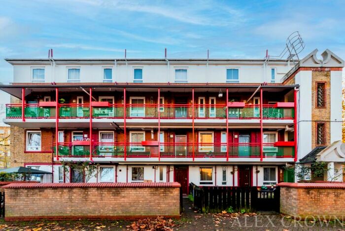 2 Bedroom Flat To Rent In Millpond Estate, West Lane, Bermondsey, SE16