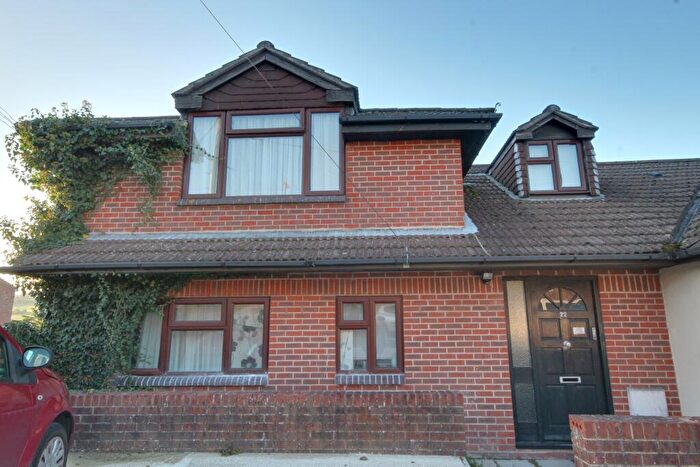 1 Bedroom Flat To Rent In Clanfield First Avenue Part Furnished, PO8