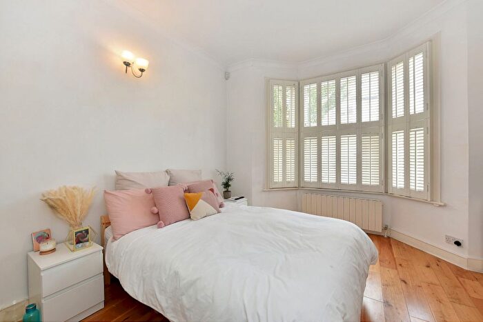 1 Bedroom Property To Rent In Kimbell Gardens, Parsons Green, London, SW6