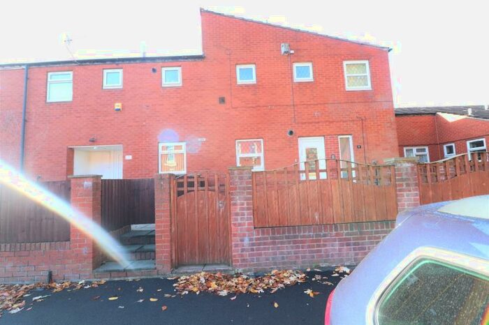 3 Bedroom Semi-Detached House To Rent In Cambrian Street, Leeds, LS11