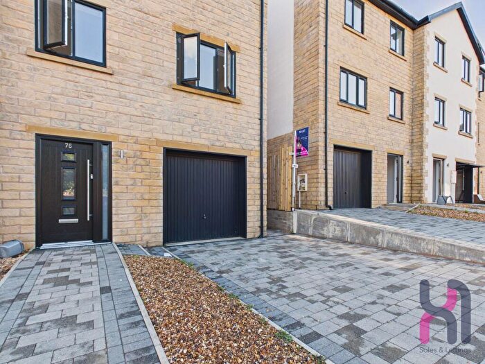 4 Bedroom End Of Terrace House To Rent In Tockholes Road, Darwen, BB3