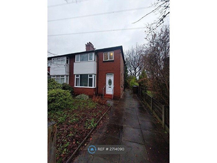 3 Bedroom Semi Detached House To Rent In Kenilworth Avenue, Whitefield, Manchester, M45