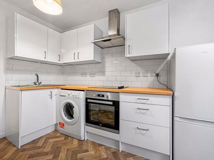 1 Bedroom Flat To Rent In Yarborough Arcade, High Street, Shanklin, PO37