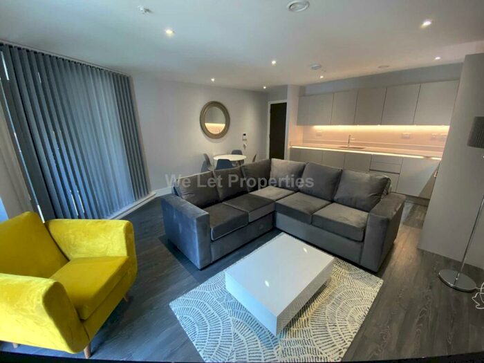 2 Bedroom Apartment To Rent In The Hallmark, Manchester, M4