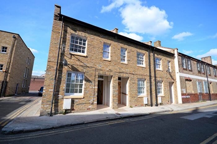 3 Bedroom Terraced House To Rent In Steels Lane, Shadwell, E1