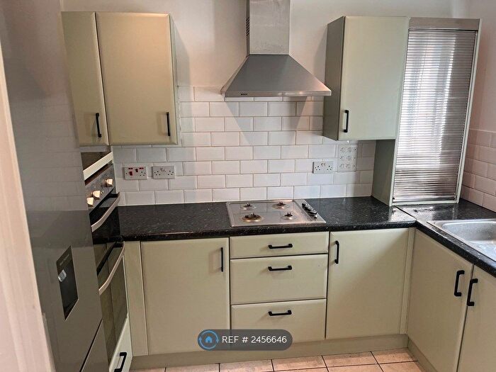 3 Bedroom Semi-Detached House To Rent In Weycombe Road, Haslemere, GU27