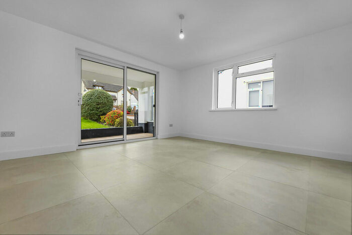 5 Bedroom Detached House For Sale In Dan-y-coed, Caerphilly, CF83