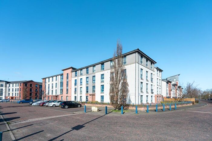 2 Bedroom Flat To Rent In Richmond Park Gardens, Flat -, Dalmarnock, Glasgow, G5