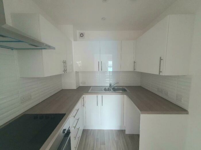 2 Bedroom Flat To Rent In West Street, Bognor Regis, PO21