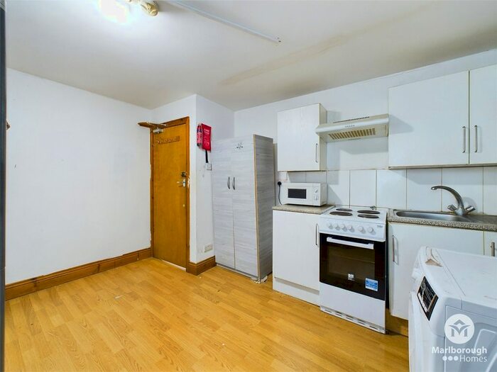 Studio To Rent In Bradbury Street, Dalston, London, N16