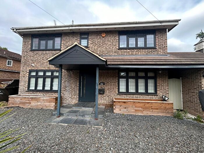 5 Bedroom Detached House To Rent In Bells Lane, SL3