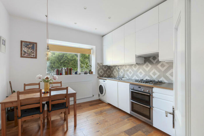 2 Bedroom Apartment To Rent In Hamilton Park, London, N5