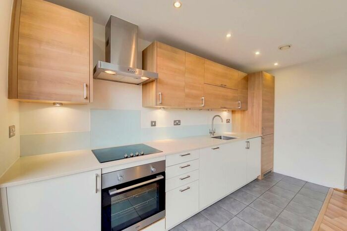 2 Bedroom Flat To Rent In Mostyn Grove, Bow, London, E3