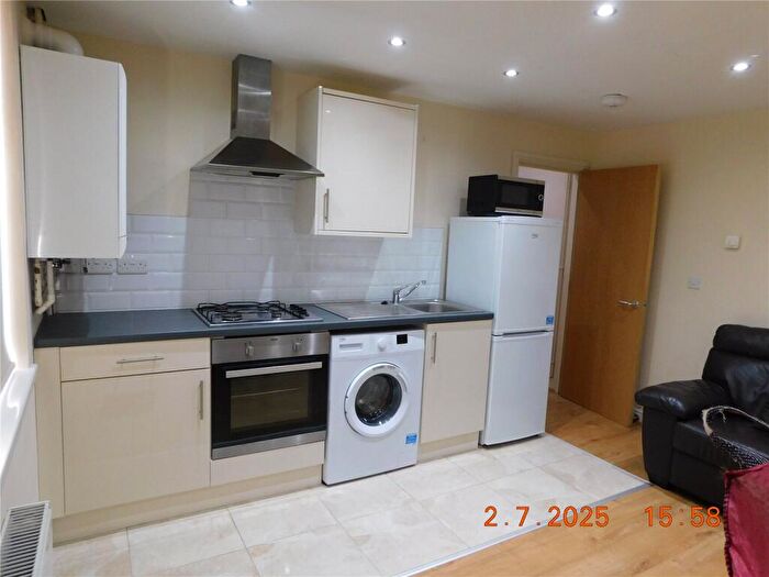 1 Bedroom Flat To Rent In North Road, Gabalfa, Cardiff, CF14
