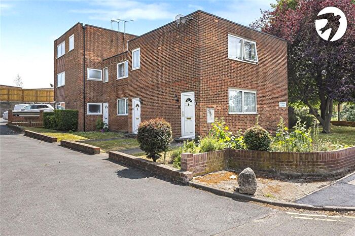 2 Bedroom Maisonette For Sale In Robina Court, London Road, Swanley, Kent, BR8