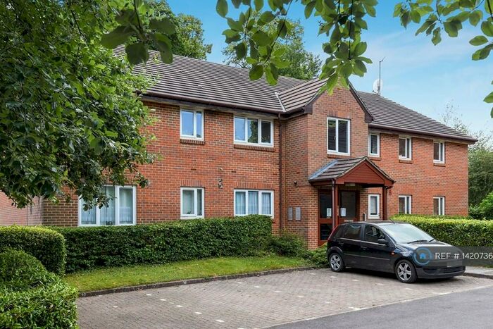 1 Bedroom Flat To Rent In Tilebarn Close, Henley-On-Thames, RG9