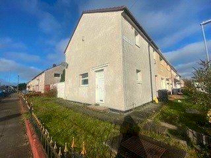 2 Bedroom Semi-Detached House To Rent In Stratton Walk, Liverpool, Merseyside, L32