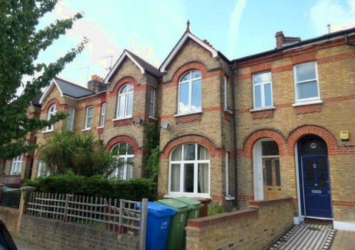 2 Bedroom Flat To Rent In Upland Road, London, SE22