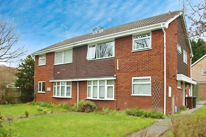 2 Bedroom Flat To Rent In Warstones Road, Wolverhampton, WV4