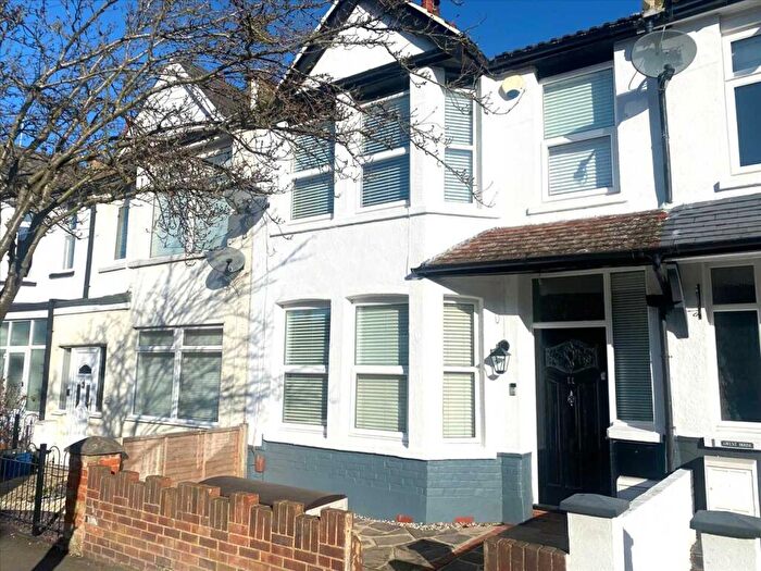 3 Bedroom Terraced House To Rent In Westcliff On Sea / Leigh On Sea Boarders, SS0