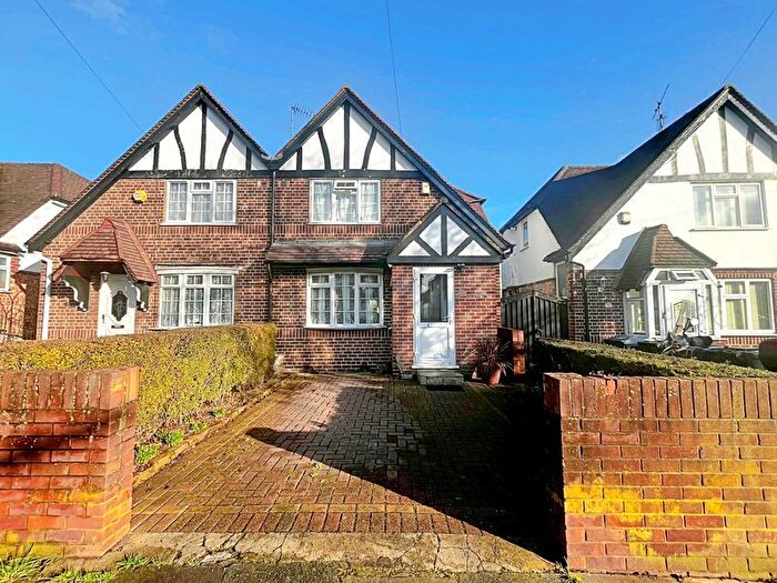 4 Bedroom Semi Detached House For Sale In Bennetts Avenue, Greenford, UB6