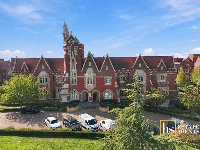 3 Bedroom Flat For Sale In The Clock Tower, The Galleries, Brentwood, CM14