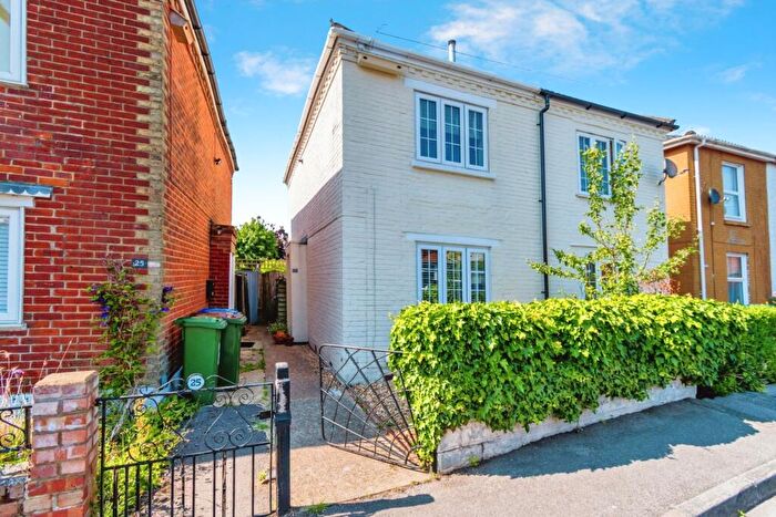 2 Bedroom Semi-Detached House For Sale In Henry Road, Freemantle, Southampton, Hampshire, SO15