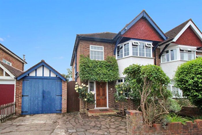 3 Bedroom Semi Detached House For Sale In Heatherside Road, West Ewell, KT19